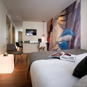 Max *** París