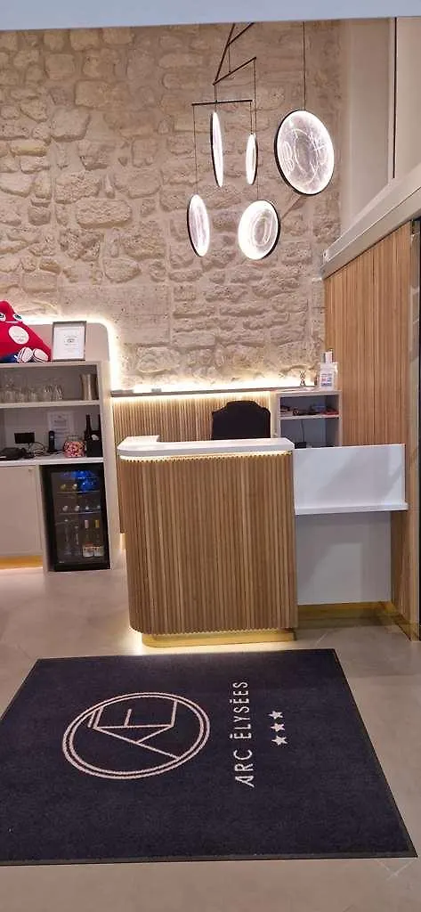Arc Elysees Paris 3*,